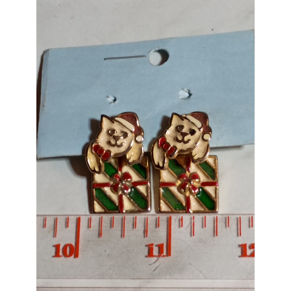 Vintage AJM Christmas Cat in Gift Box Enamel Stud Earrings Gold Tone Holiday